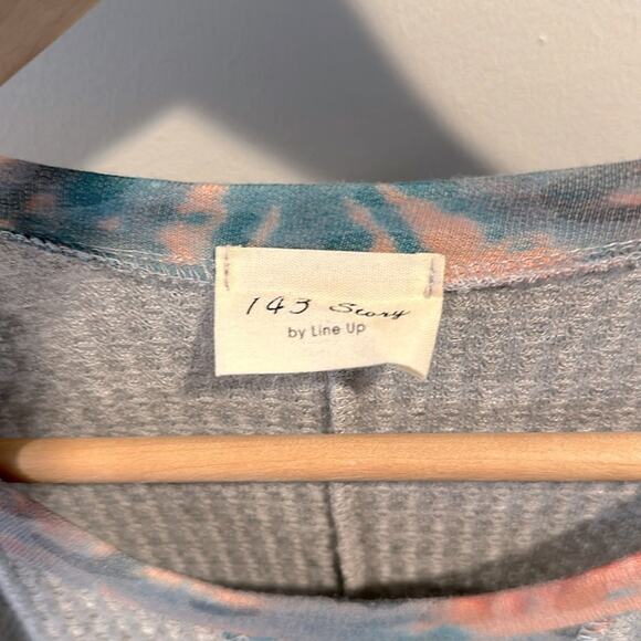 1.4.3. Story by Line Up Medium Pastel Abstract Animal Print Waffle Knit Top - Picture 3 of 8